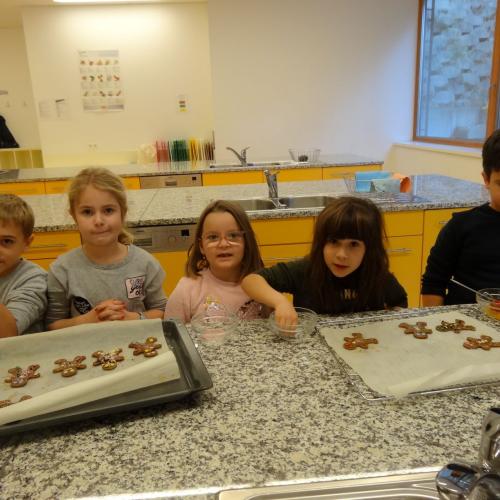 In der Weihnachtsbäckerei