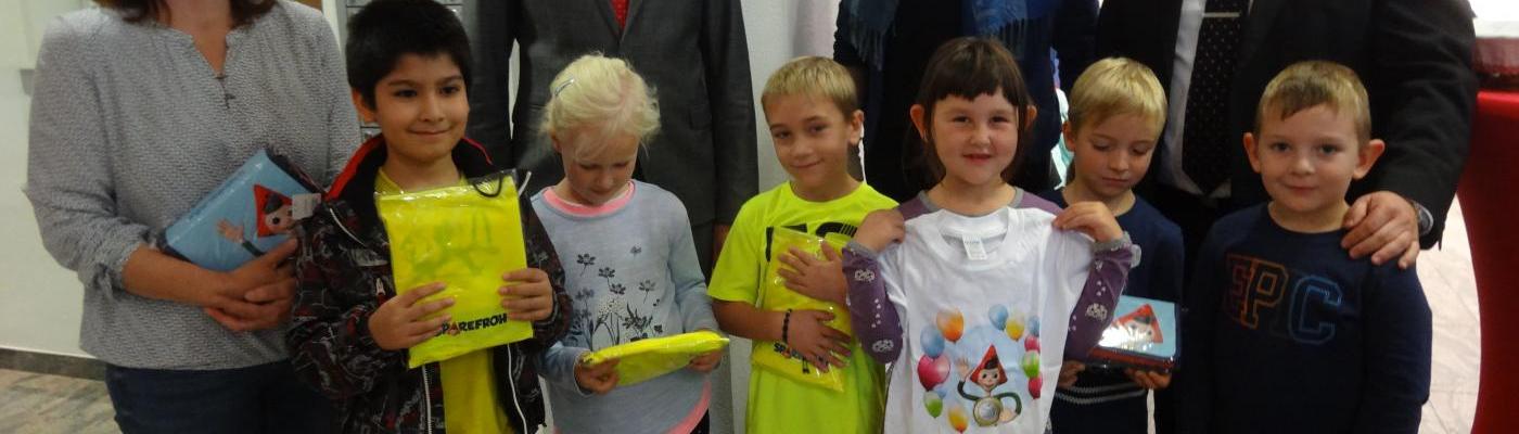 Die glücklichen Gewinner beim Schätzspiel.