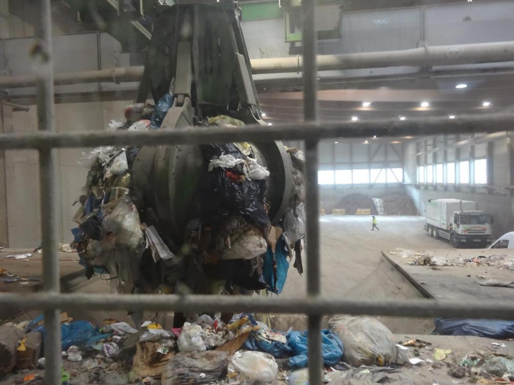 Ein riesiger Greifarm